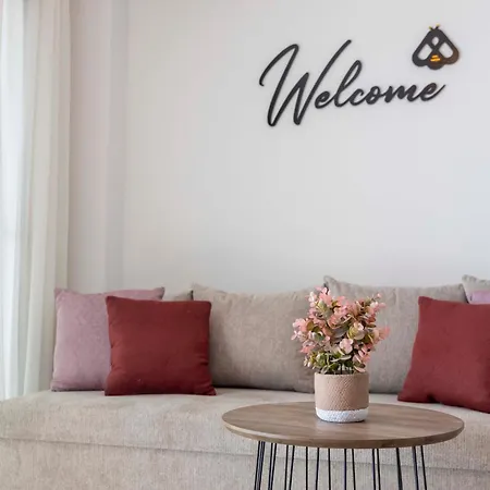 The Red Bee Appartement Nikiana